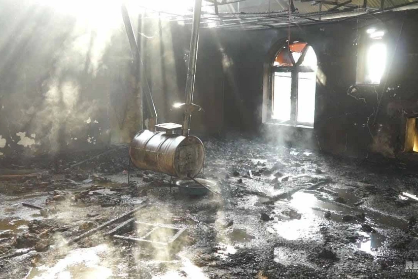 Göyçayda yanğın zamanı 5 300 cücə tələf oldu - FOTO - VİDEO - YENİLƏNİB