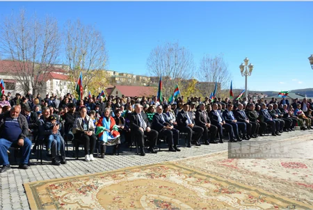 Zəfər Günü münasibətilə Qərb bölgəsinin bir çox rayonlarında təntənəli tədbirlər keçirilib