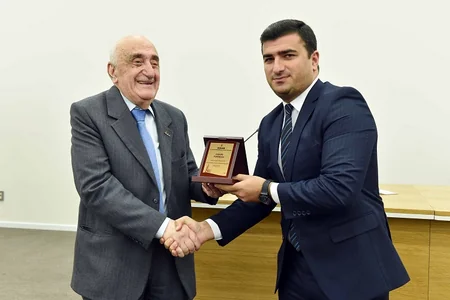 Neftçilərə Fəxri fərmanlar təqdim edilib