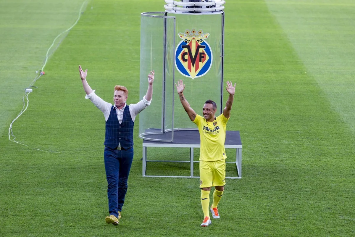 İspaniya klubu yeni transferini qeyri-adi formada təqdim edib  - VİDEO