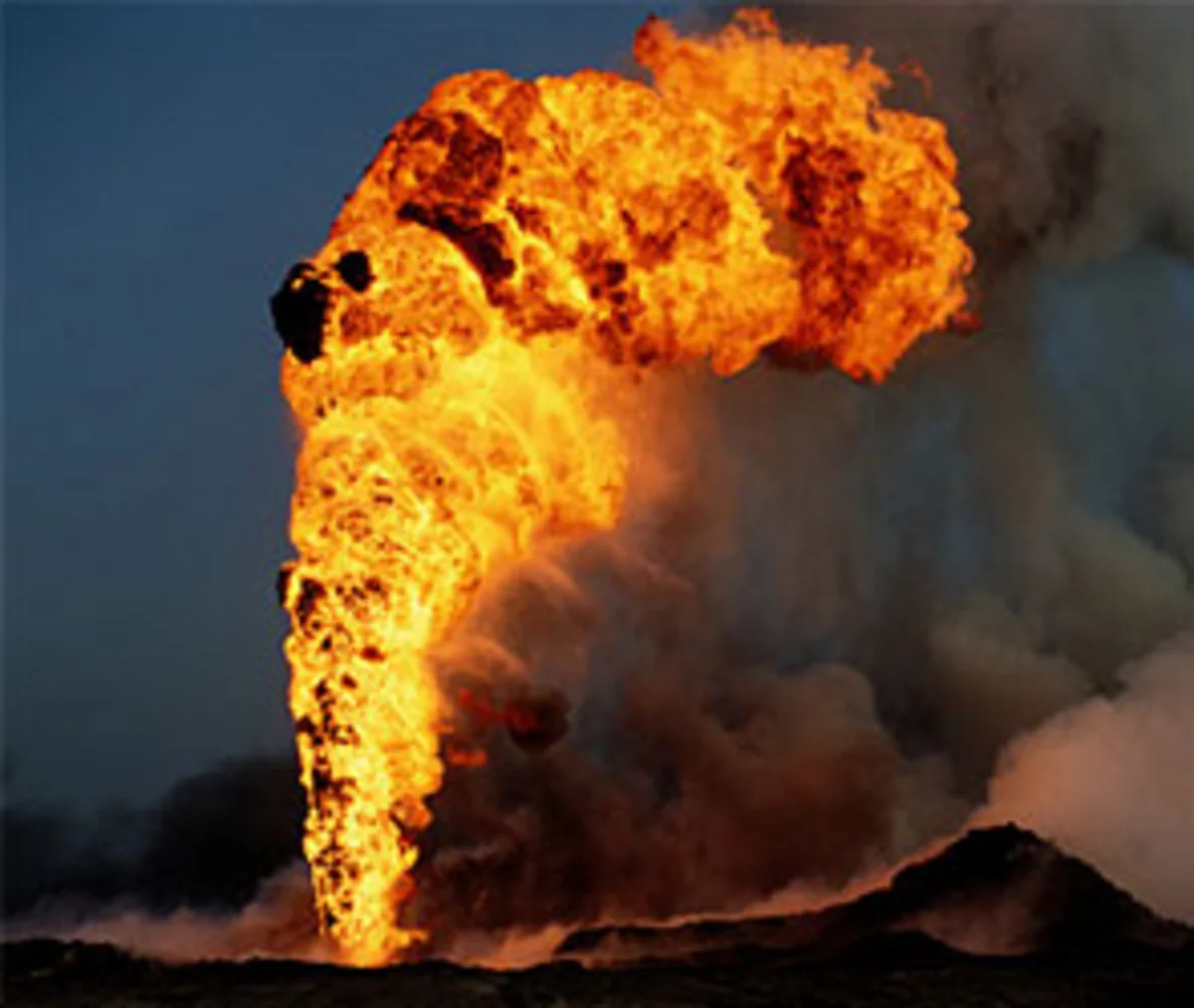 ABŞ-ın Oklaxoma ştatında neft buruğu yanıb