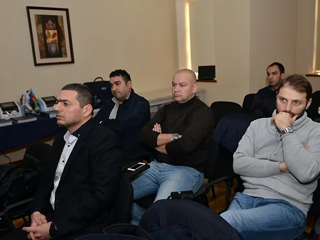Azərbaycanın futbol həkimlərinə idmançılar üçün qadağan olunmuş preparatların siyahısı açıqlanıb