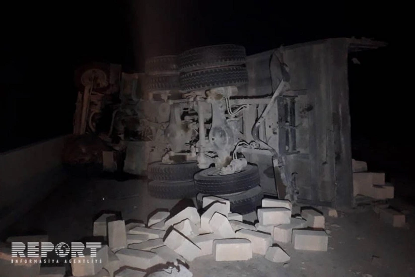 Kürdəmirdə xəsarətlə nəticələnən yol qəzası olub - FOTO