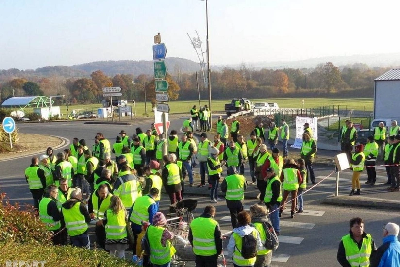 Fransada respondentlərin 72 faizi sarı jiletliləri dəstəkləyir