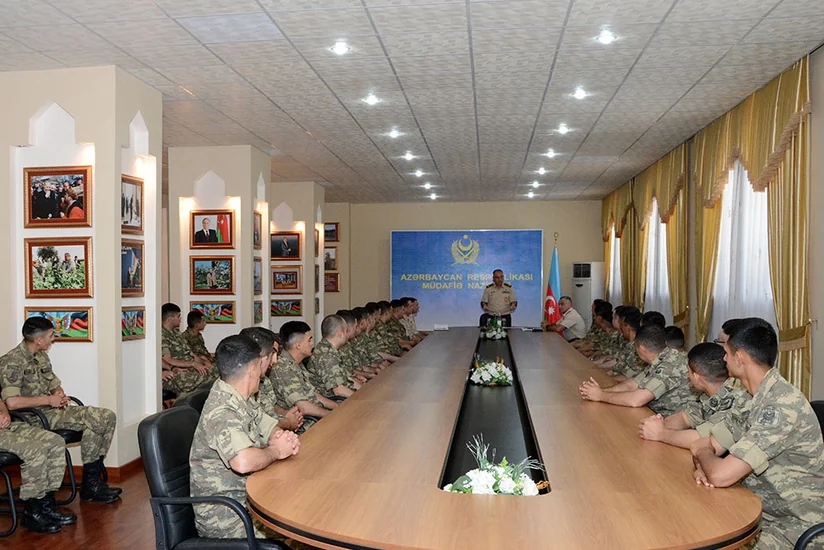 Azərbaycan Ordusunun Təlim və Tədris Mərkəzində hərbi qulluqçularla görüş keçirilib