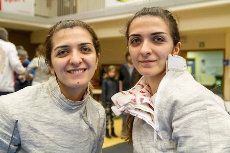 Bakı 2015-də Azərbaycanı təmsil edən əkiz bacılar: Qılıncoynatmada uğur əldə etmək çox çətindir - MÜSAHİBƏ