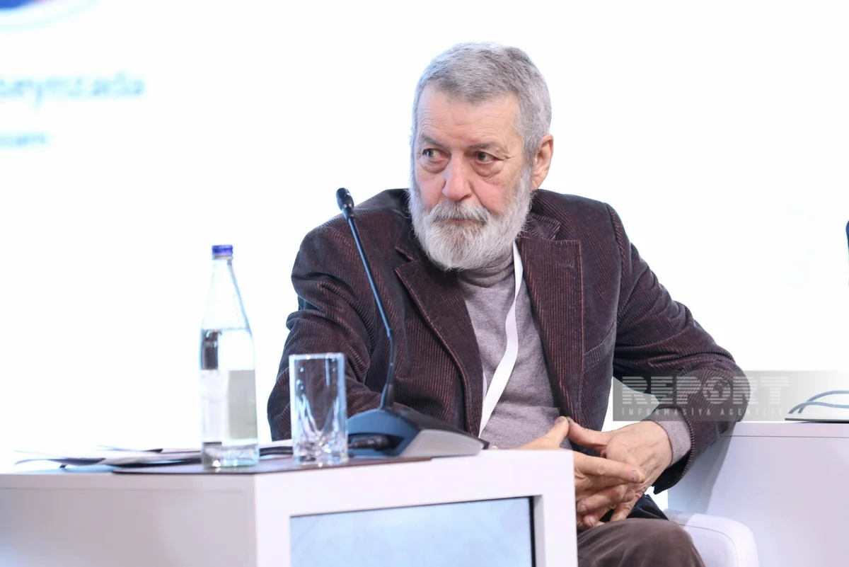 Xalq rəssamı: Binalar tikilir, amma orada rəssam işi görünmür