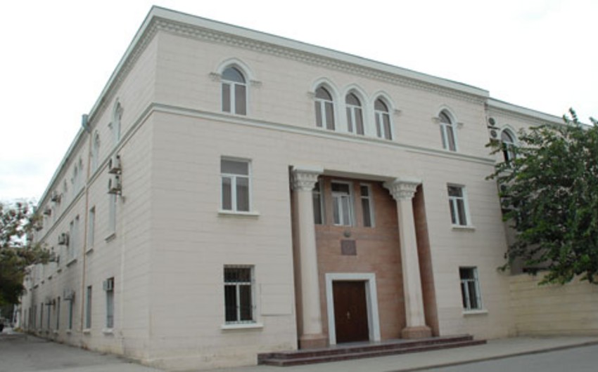 Azərbaycanda bir məhkəmə sədrinə və iki hakimə töhmət verilib