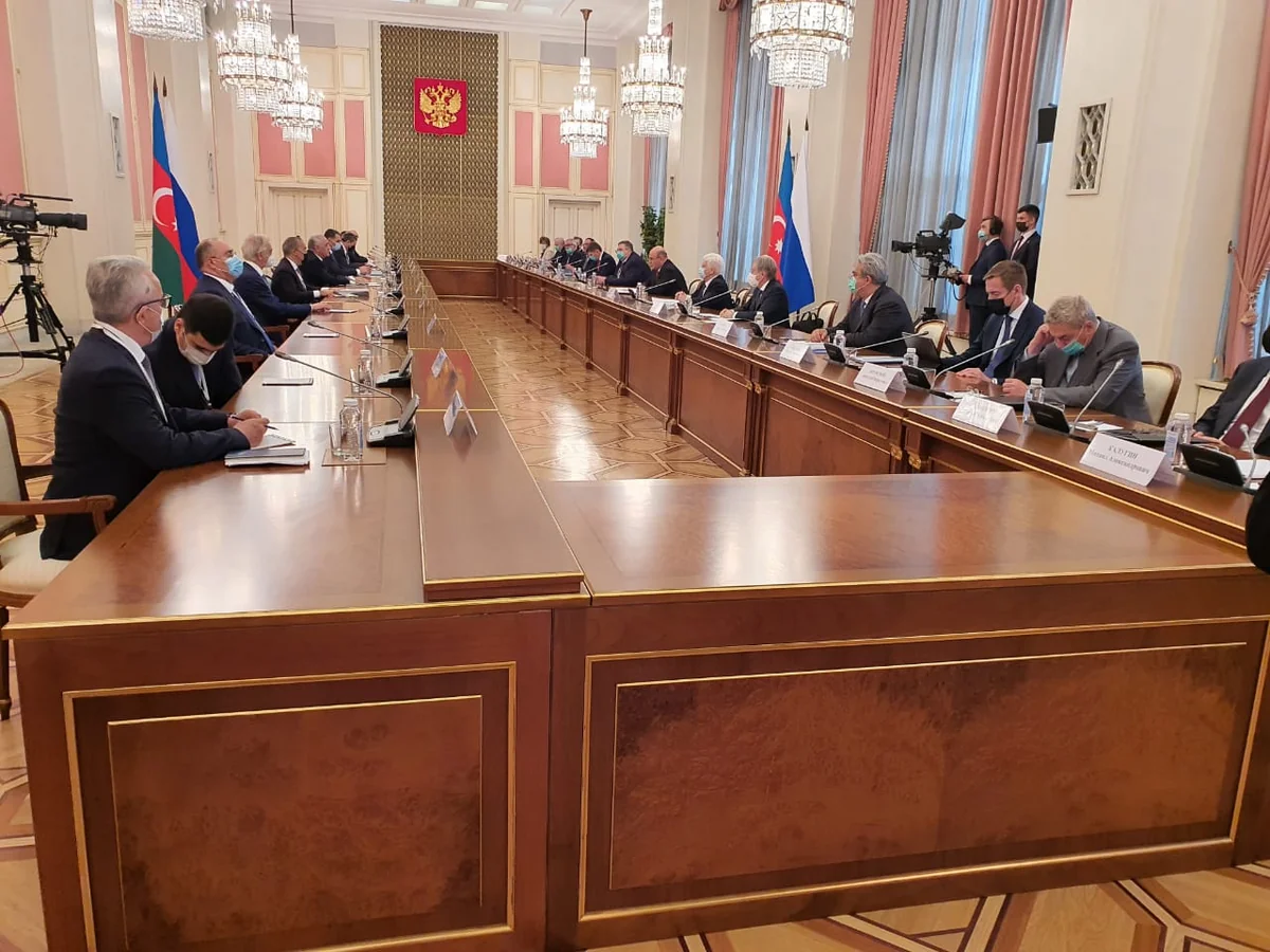 Əli Əsədov: Azərbaycanda Rusiya ilə münasibətlərə çox dəyər verilir