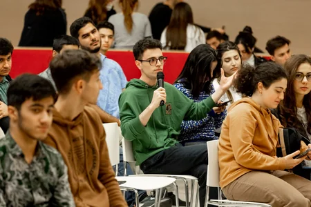 Azerconnectin rəhbər heyəti ADA Universitetinin tələbələri ilə görüşüb