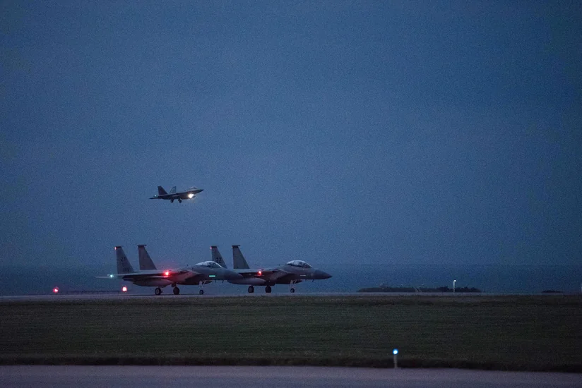 США и Великобритания нанесли новый авиаудар по столице Йемена