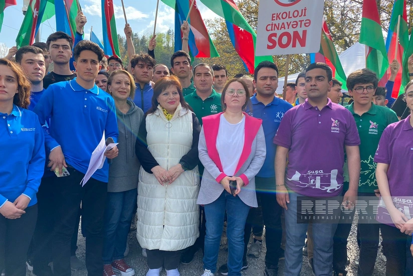 Azərbaycanlı ekofəallar Laçın-Xankəndi yolunda keçirdikləri etiraz aksiyasını müvəqqəti dayandırıb - YENİLƏNİB