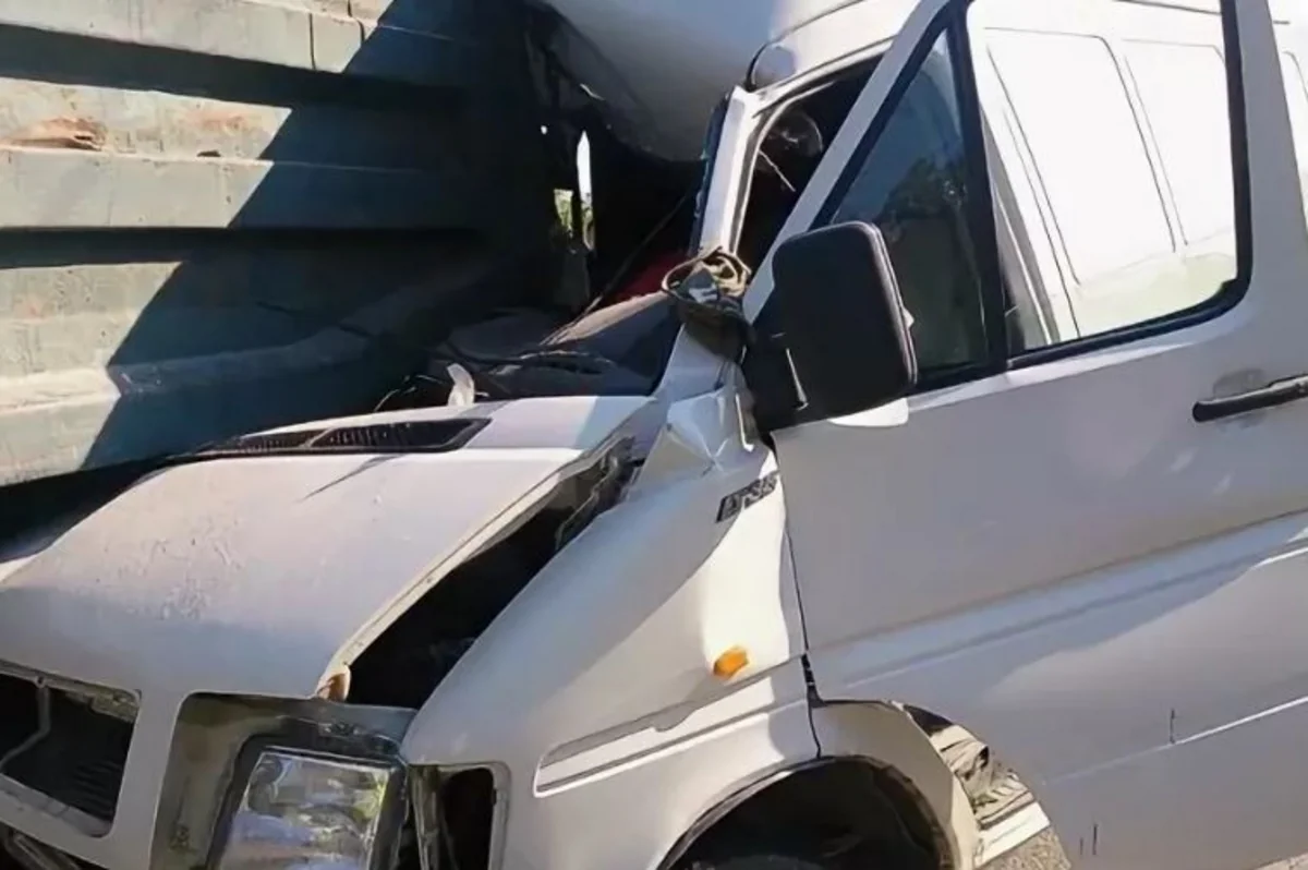 Neftçalada mikroavtobus yük maşınına çırpılıb, 4 nəfər ölüb - YENİLƏNİB-3 - FOTO