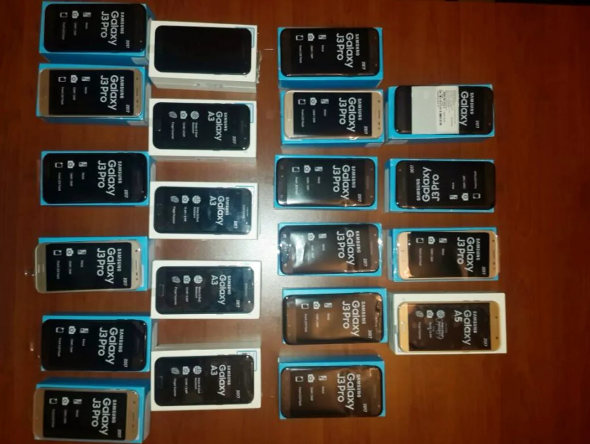 Azərbaycan gömrükçüləri 21 ədəd mobil telefon aşkar edib