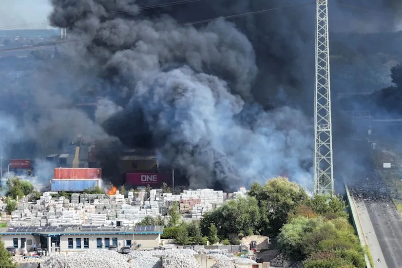 В районе порта Гамбурга произошел крупный пожар
