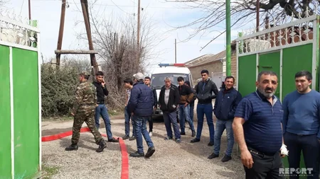 Tovuzda ikimərtəbəli yaşayış binasında yanğın olub