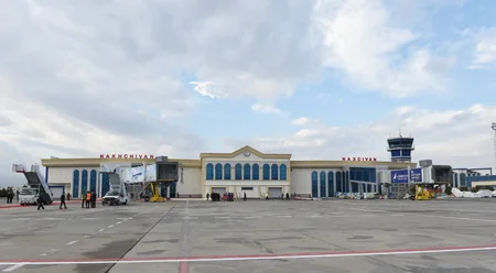 Prezident İlham Əliyev Naxçıvan Beynəlxalq Hava Limanının “Şərq Terminalı”nın yenidənqurmadan sonrakı vəziyyəti ilə tanış olub