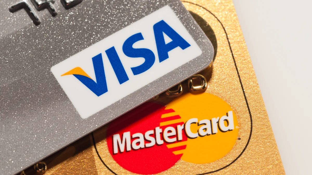 Visa и Mastercard намерены повысить комиссии для транзакций по картам