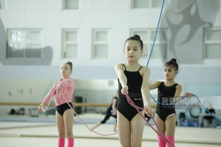 Bölgə gimnastlarının Milli Gimnastika Arenasında məşqləri davam edir