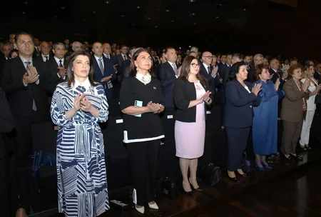 Azərbaycan Həmkarlar İttifaqları Konfederasiyası Sən elə bir zirvəsən adlı tədbir təşkil edib
