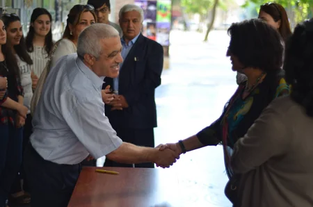 Yazıçı Rövşən Yerfinin yeni kitabının imza günü keçirilib