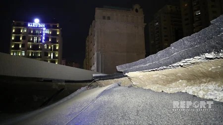 Bakının mərkəzində avtomobil yolu çöküb - FOTO - VİDEO - YENİLƏNİB