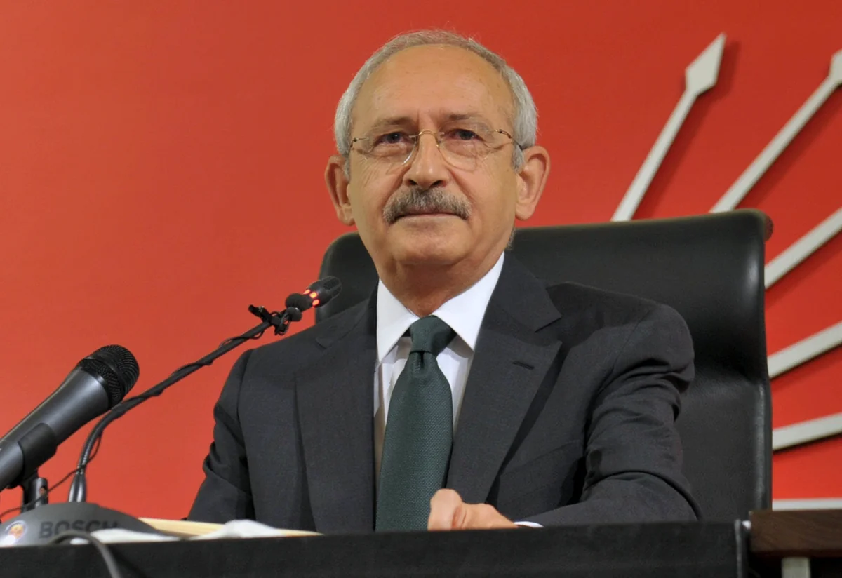 CHP chairman Kemal Kılıçdaroğlu's  convoy attacked