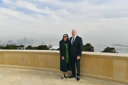 Prezident İlham Əliyev Şəhidlər xiyabanını ziyarət edib