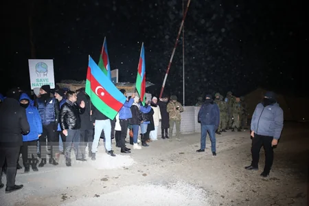 На дороге Ханкенди-Лачын продолжается акция протеста