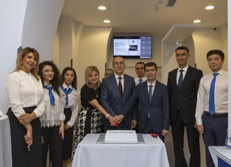 TuranBank yeni Fəvvarələr şöbəsini müştərilərin istifadəsinə verib