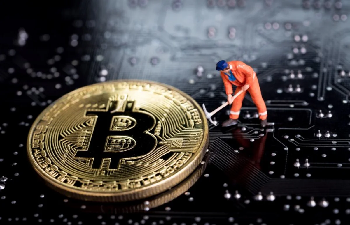 Майнеры биткоина возобновляют накопление криптовалюты