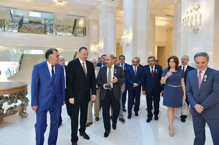 ​Prezident İlham Əliyevə Mətbuat Şurasının xüsusi mükafatı təqdim olunub - ƏLAVƏ OLUNUB