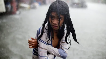 Japan: typhoon Nangka kills four, grounds flights