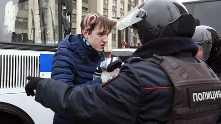 Полиция уточнила число задержанных на несогласованной акции в Москве