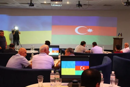 Dneprdə Dünya Azərbaycanlılarının IV Qurultayının qarşıya qoyduğu vəzifələr müzakirə olunub