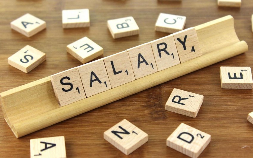 Average monthly salary declines in Azerbaijan