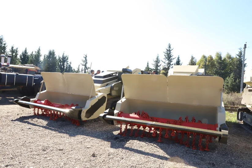 ANAMA-ya daha 4 ədəd mexaniki minatəmizləmə maşını təhvil verilib