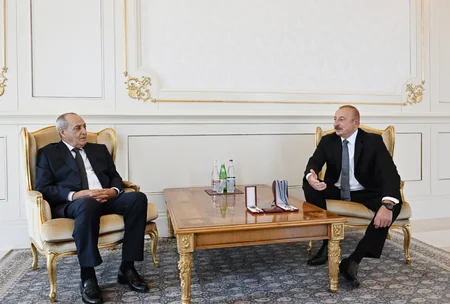 Prezident İlham Əliyev Xalq artisti Rasim Balayevə “İstiqlal” ordenini təqdim edib - YENİLƏNİB