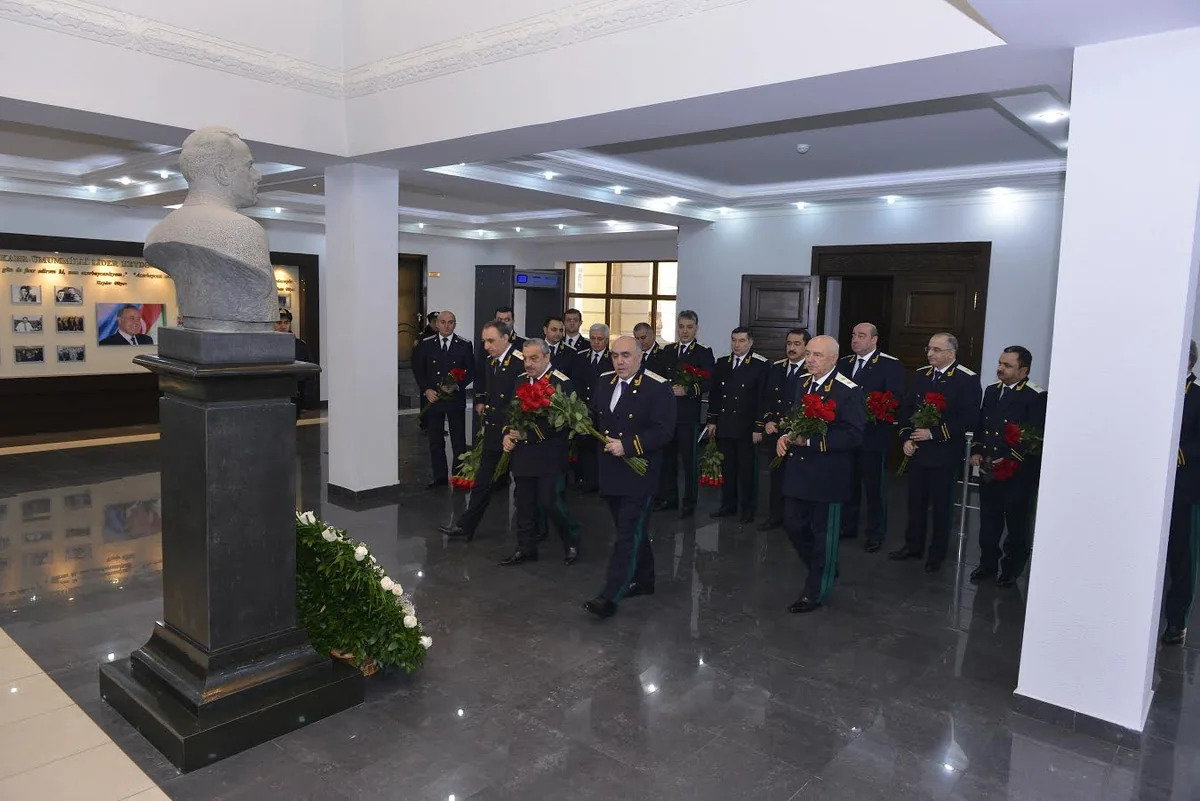 Baş Prokurorluqda ulu öndər Heydər Əliyevin xatirəsinə həsr olunan anım mərasimi keçirilib