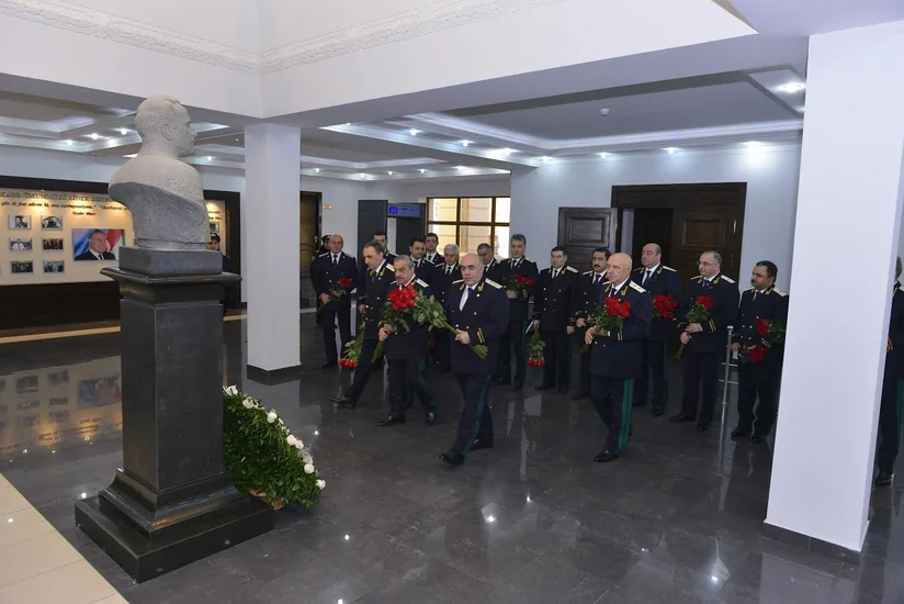 Baş Prokurorluqda ulu öndər Heydər Əliyevin xatirəsinə həsr olunan anım mərasimi keçirilib