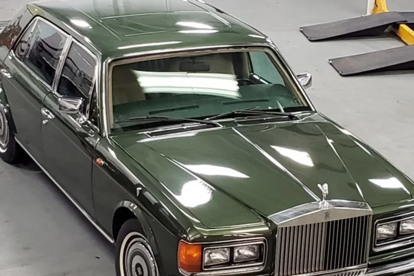 Şahzadə Diananın zirehli limuzini satışa çıxarılıb