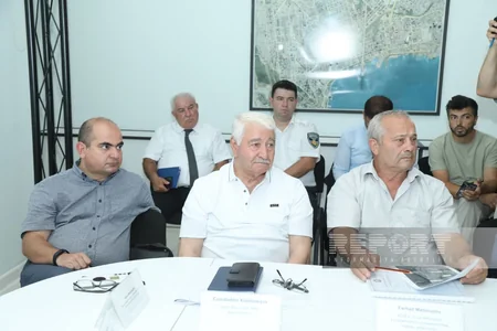 Bakıda və ətraf ərazilərdə nəqliyyat infrastrukturunun təkmilləşdirilməsi müzakirə olunub