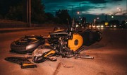 Abşeronda motosiklet sürücüsü qəzada ölüb, piyada yaralanıb