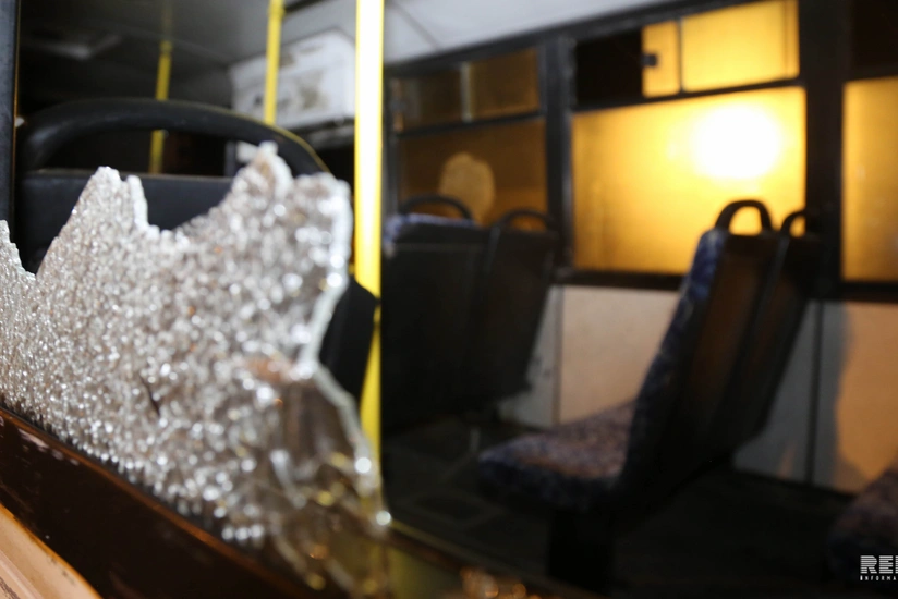 Bakıda sərnişin avtobusu qəzaya uğrayıb