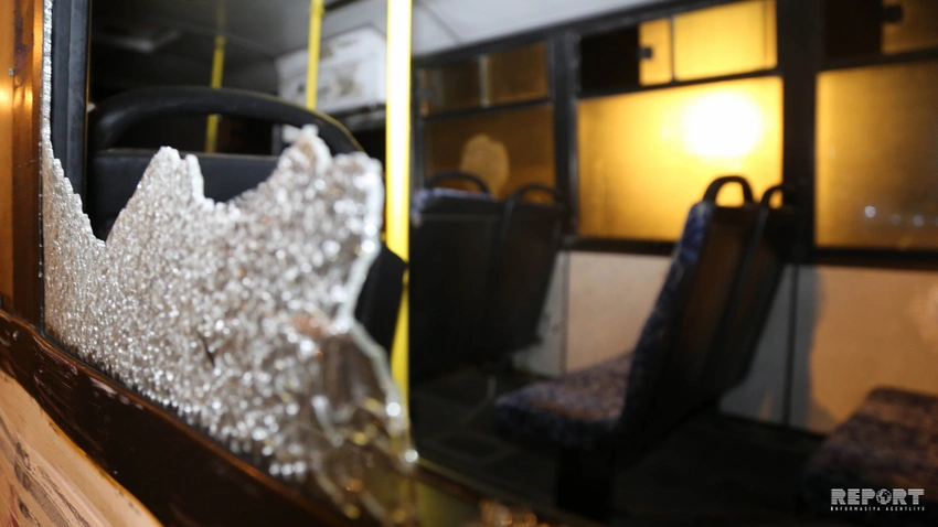 Bakıda sərnişin avtobusu qəzaya uğrayıb