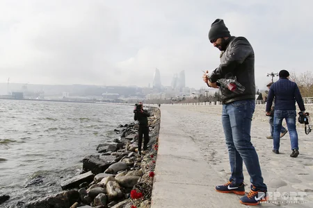 Bakıda “Günəşli” yatağında həlak olan və itkin düşən neftçilərin xatirəsi anılır - FOTOREPORTAJ
