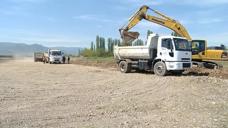 Tovuz rayonunun 16 yaşayış məntəqəsini əhatə edən yol təmir edilir