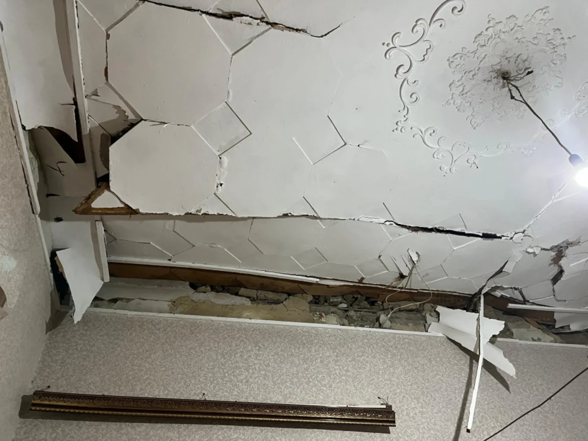 Sabunçuda evdə partlayış olub, yaralananlar var