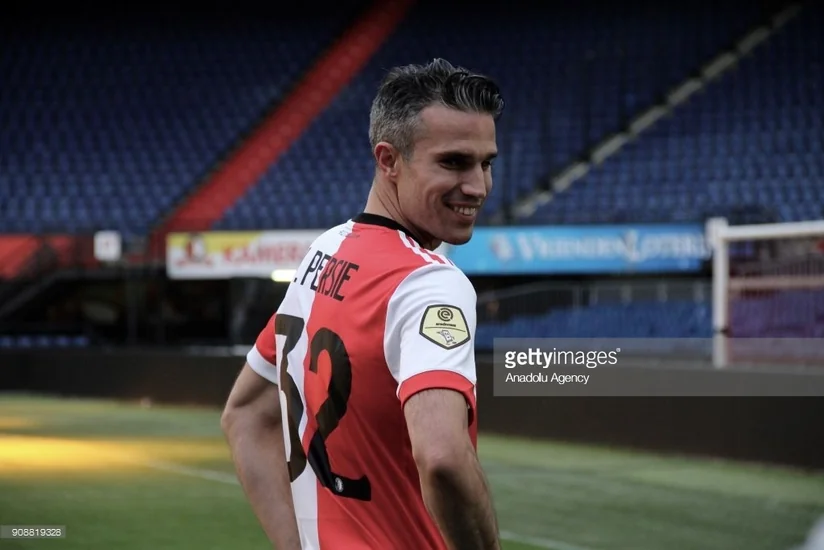 Feyenoord Robin van Persi ilə müqaviləni uzadıb