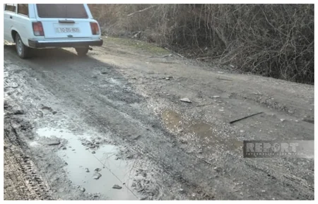 Oğuzda kənd yolu bərbad vəziyyətə düşüb